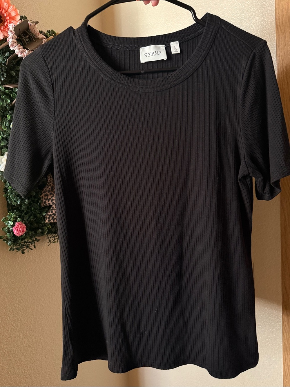 Cyrus Black Ribbed Crewneck Short-Sleeve Tee